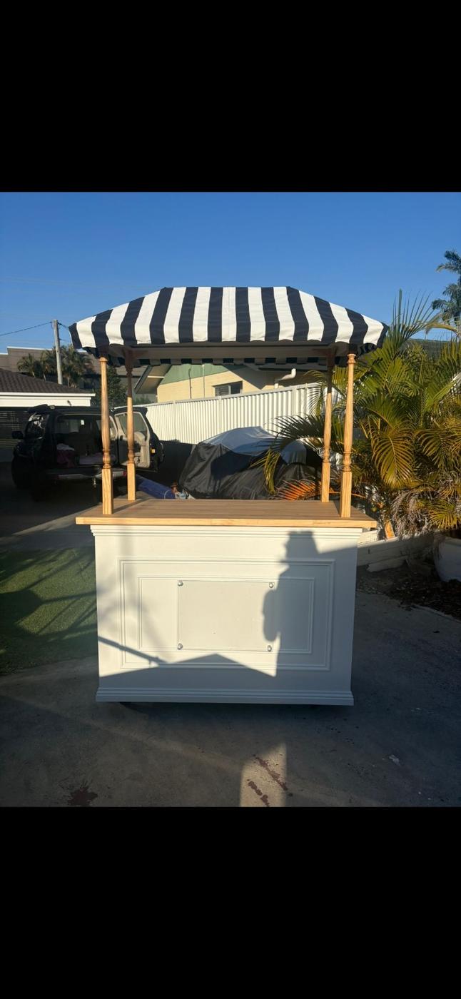 Champagne cart construction detail