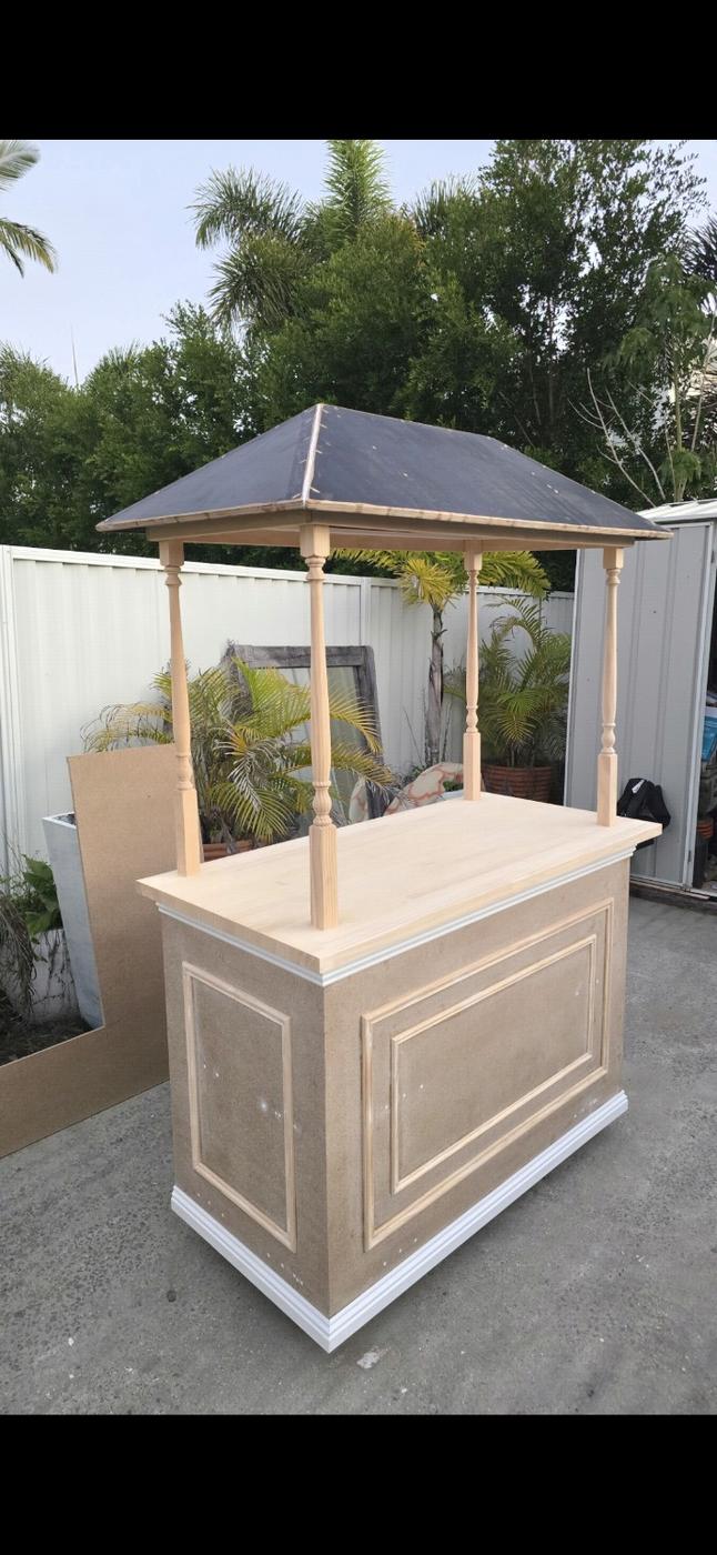 Personalised champagne cart